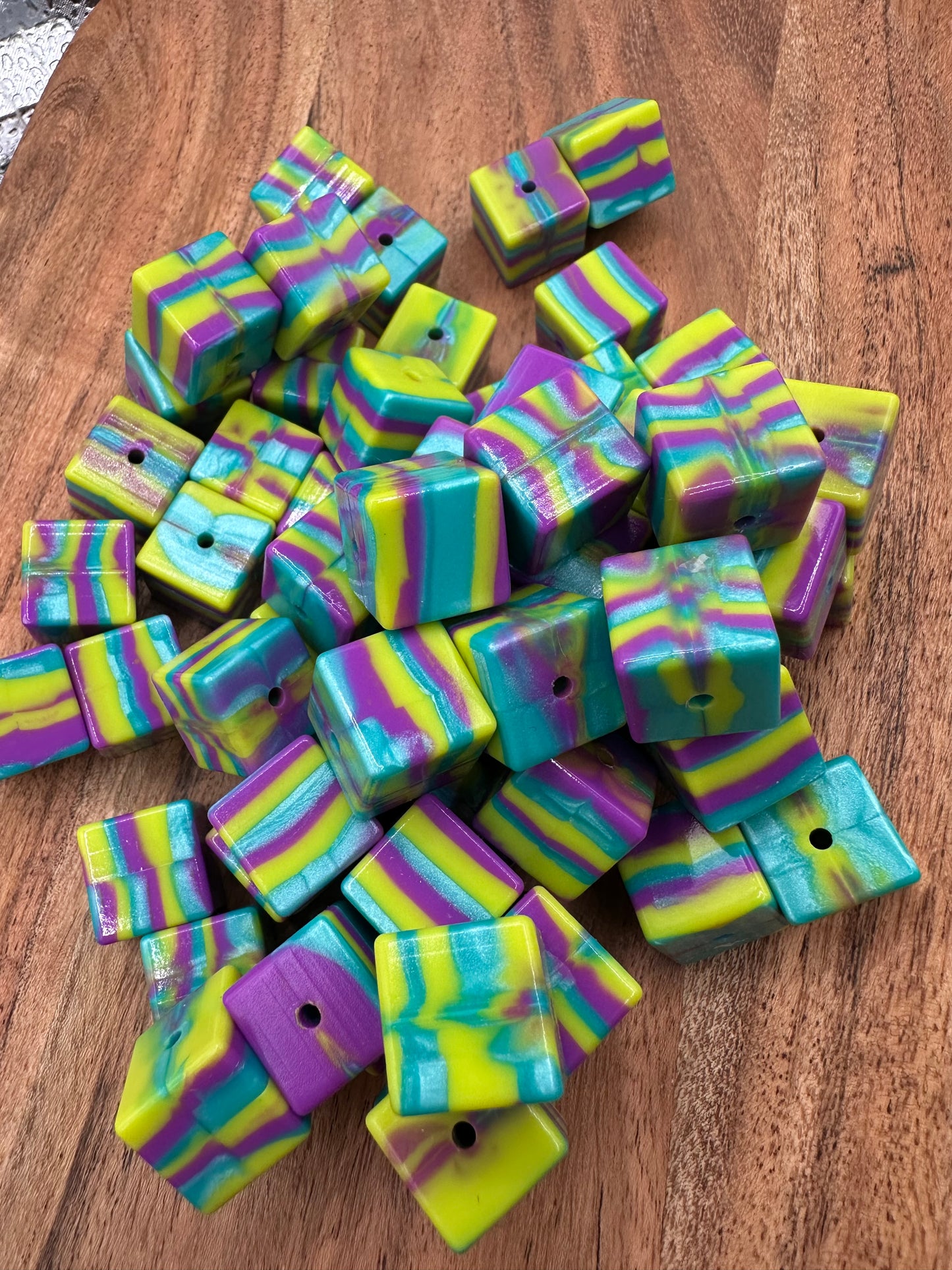 Electric Swirl Cubes- 15mm Beads